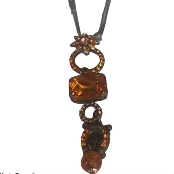Mariana Crystal Drop Pendant Necklace!! - Picture 3 of 10